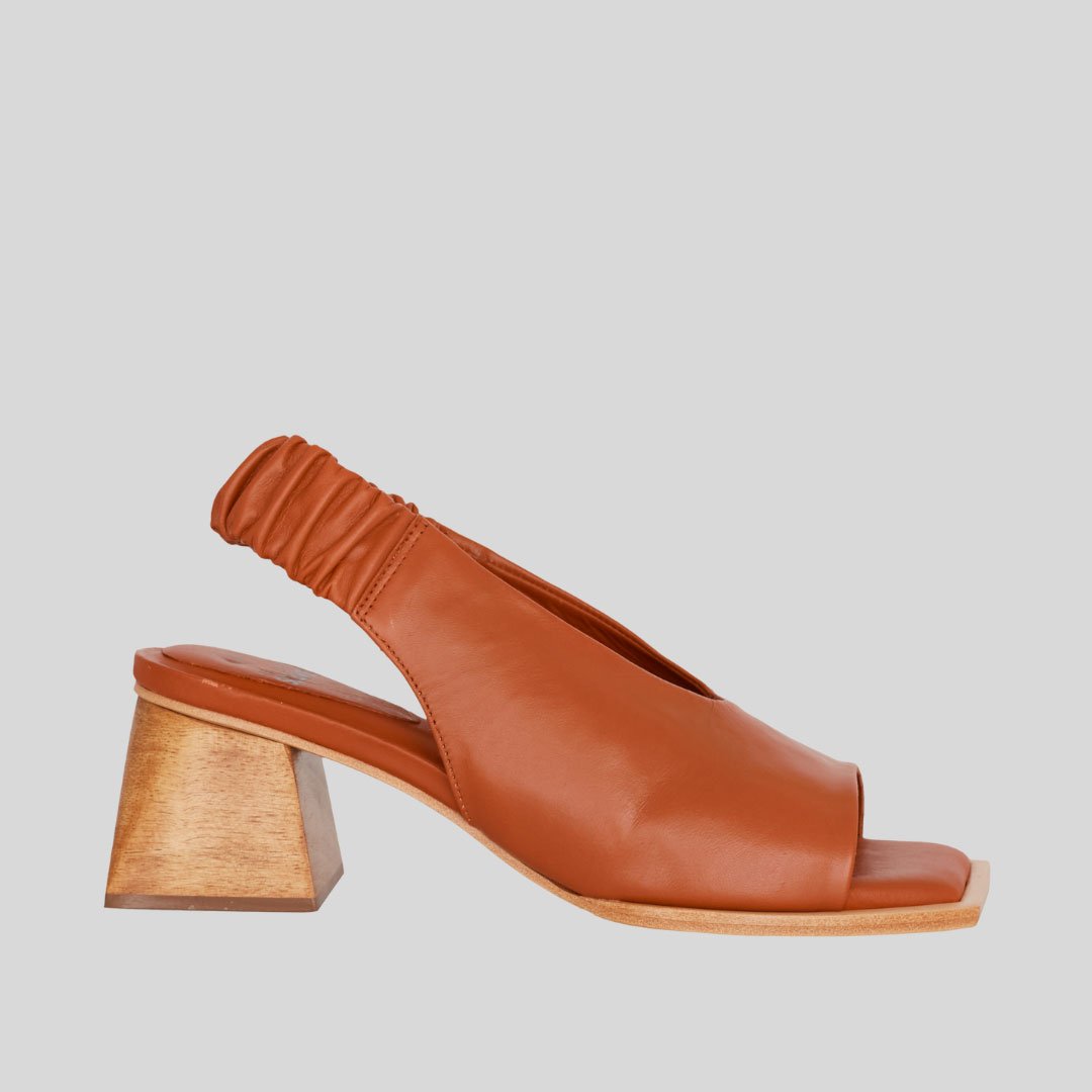01-Soave-sandália-couro-justine-terracota