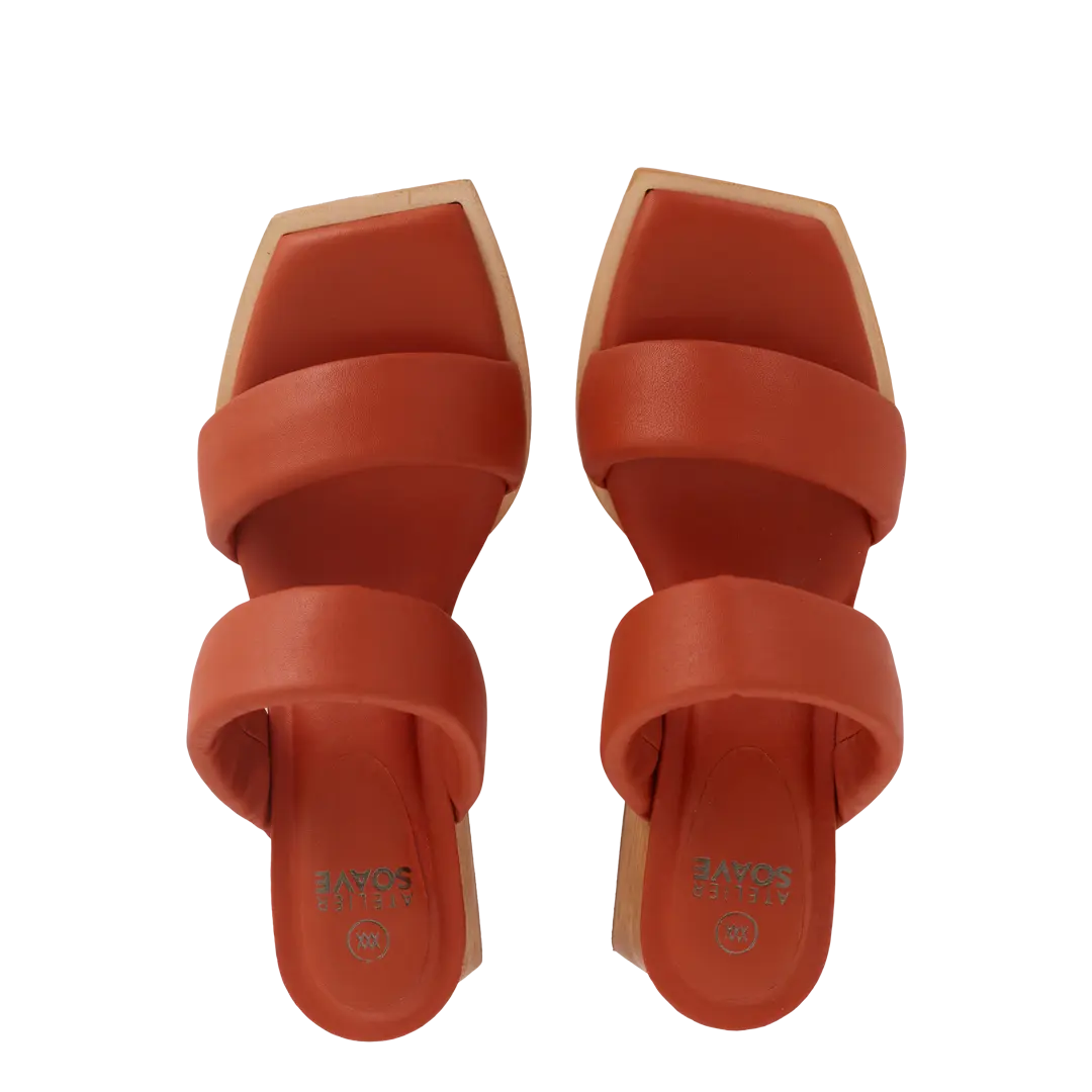 Sandália Debbie & Bolsa Bucket Matelassê Canela