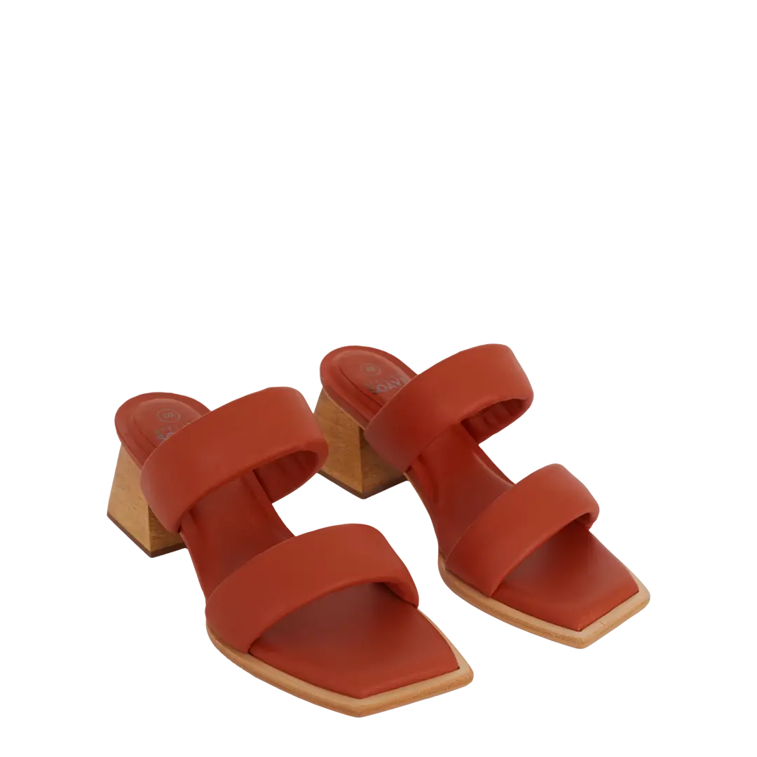 Sandália Debbie & Bolsa Bucket Matelassê Canela