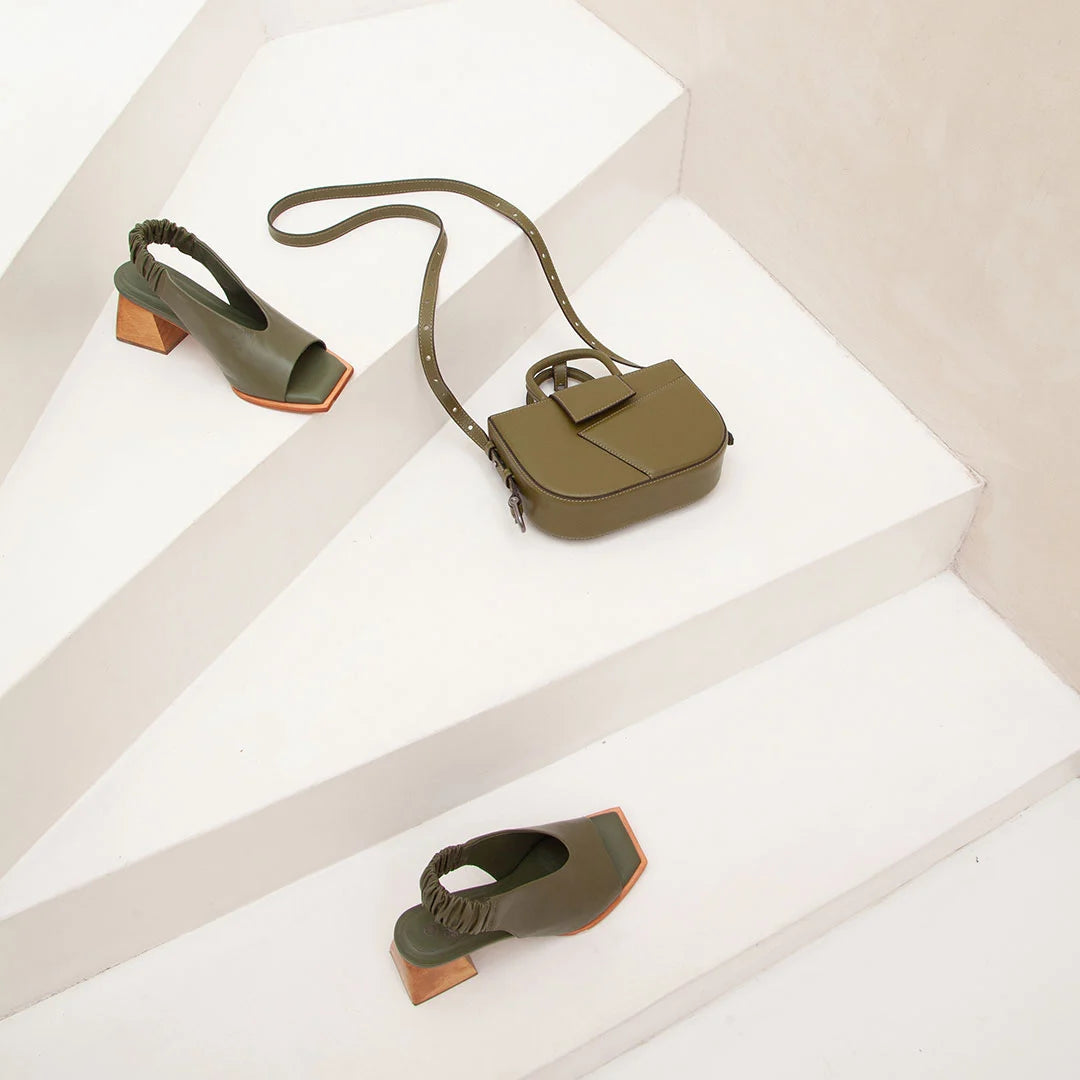 Sandália Justine Verde Chive & Bolsa Pape Verde Moss