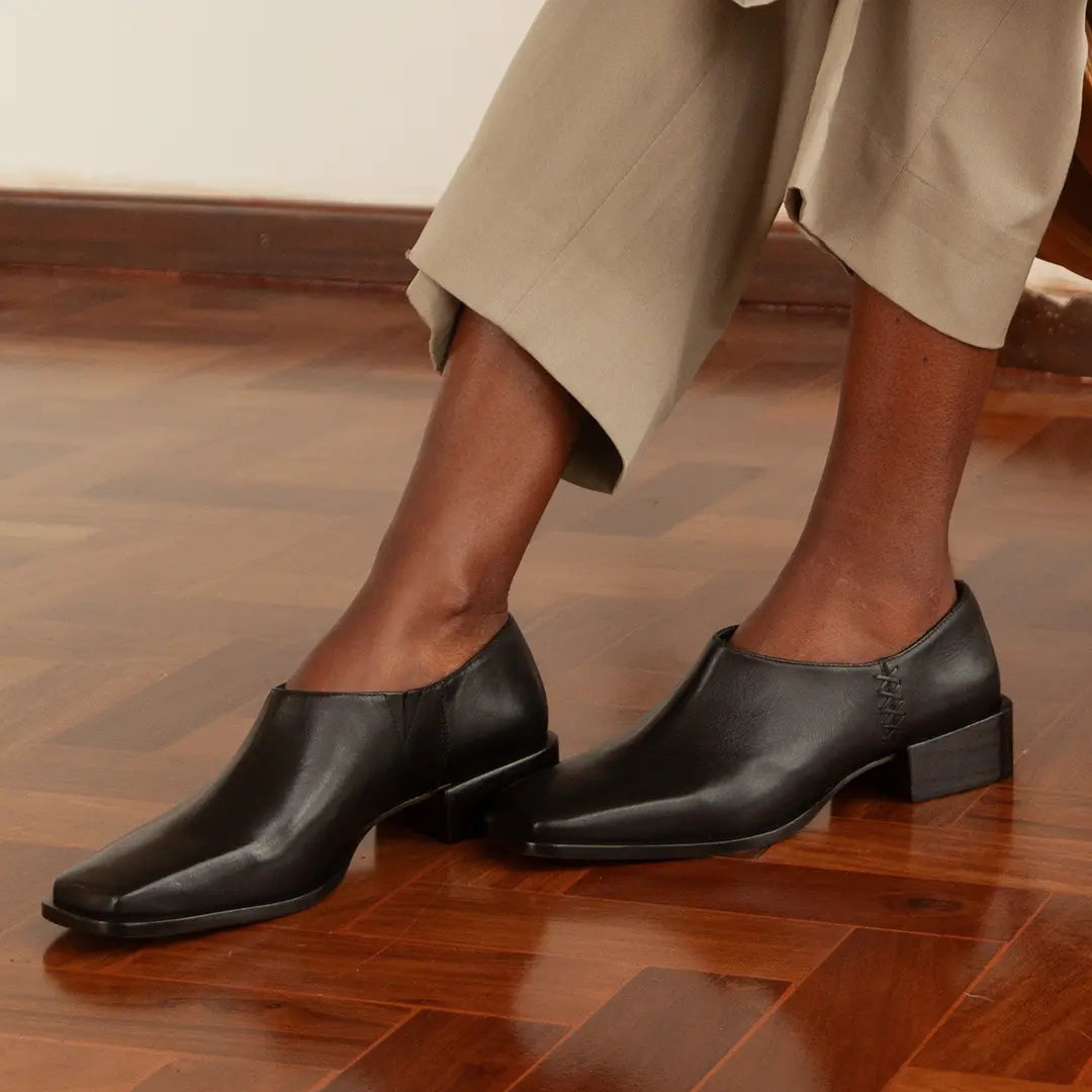 Loafer Lou Allblack