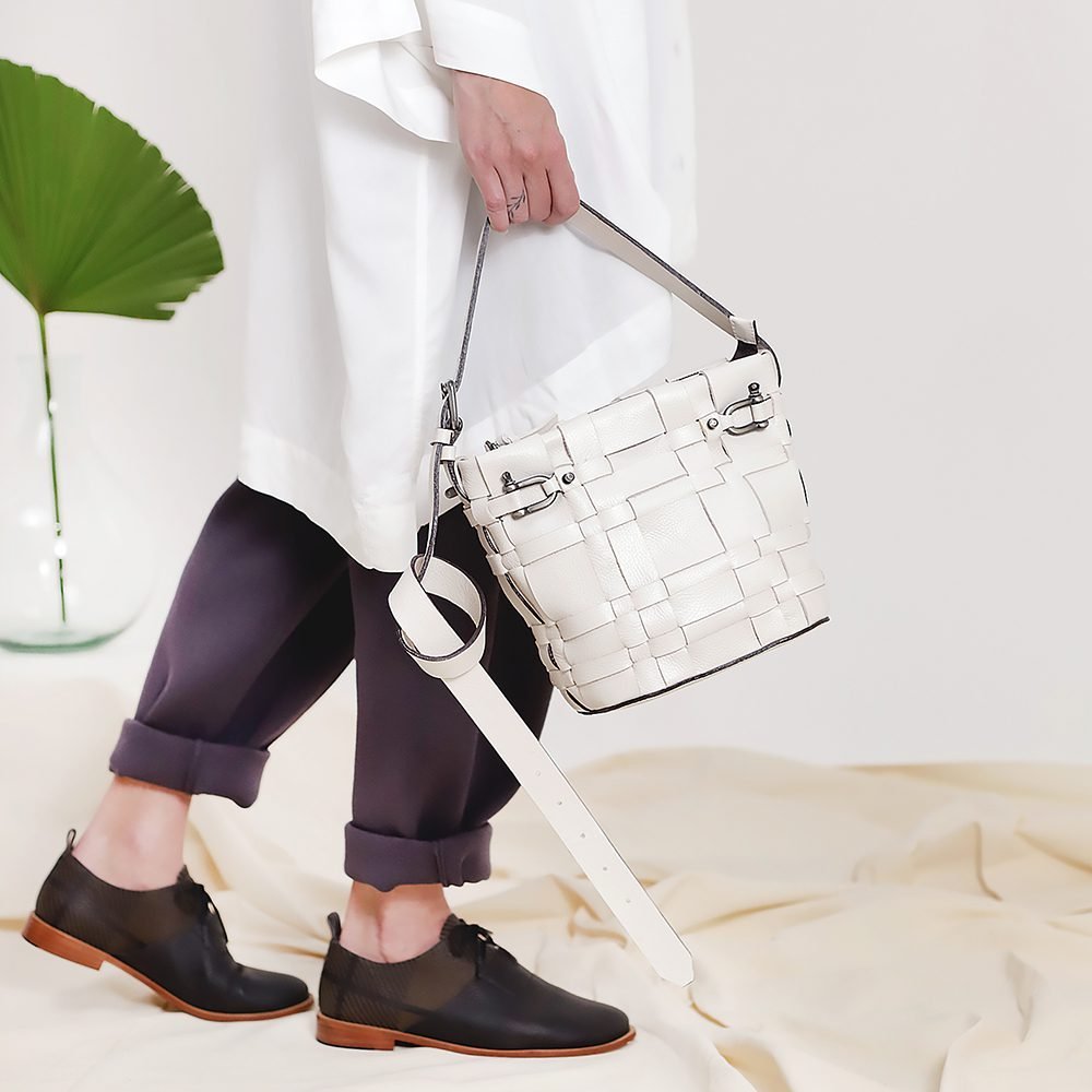 Bolsa Bucket Trama Off White - Atelier Soave