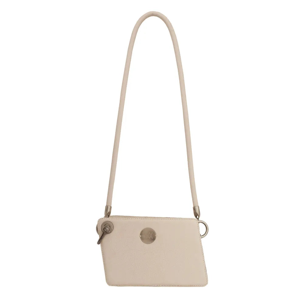 02-Soave-bolsa-de-couro-assimetrica-off-white