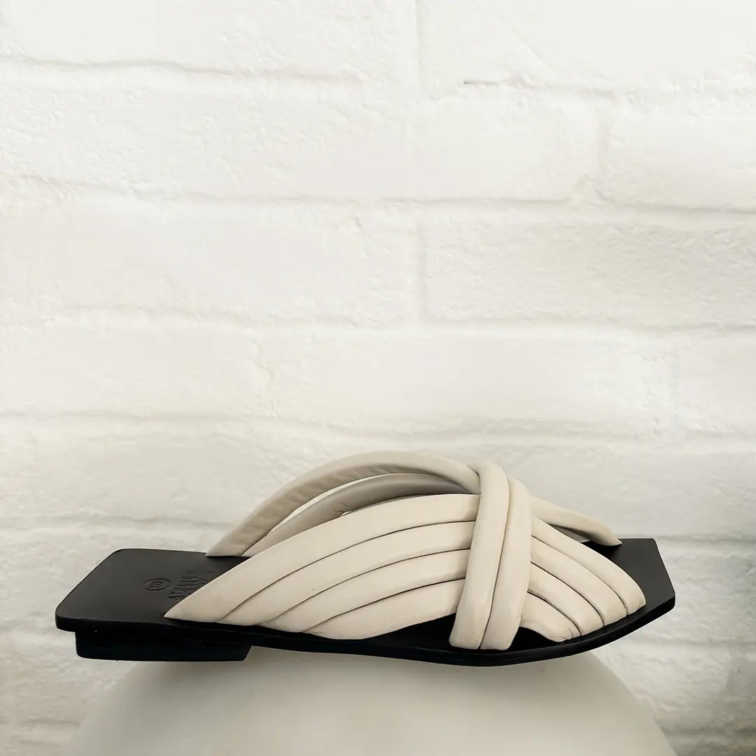 Rasteira Tomie Baunilha