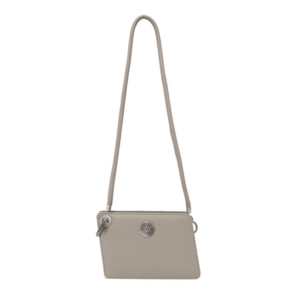 bolsa-handbag-assimetrica-concreto-alca-transversal-1.jpg